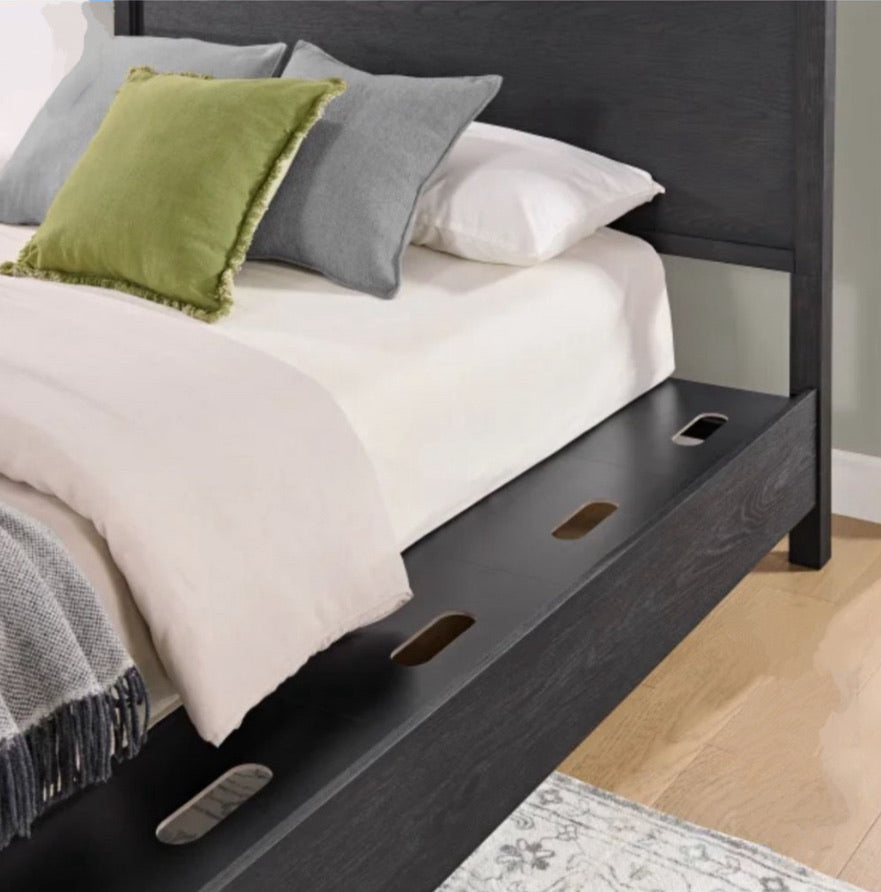 Bellevue Canopy Bed - Local Pickup Only